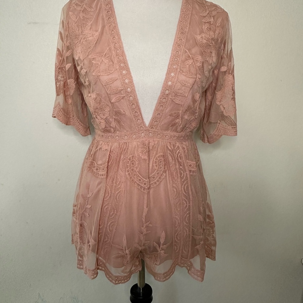 Honey Punch Dusty Blush Lace Romper